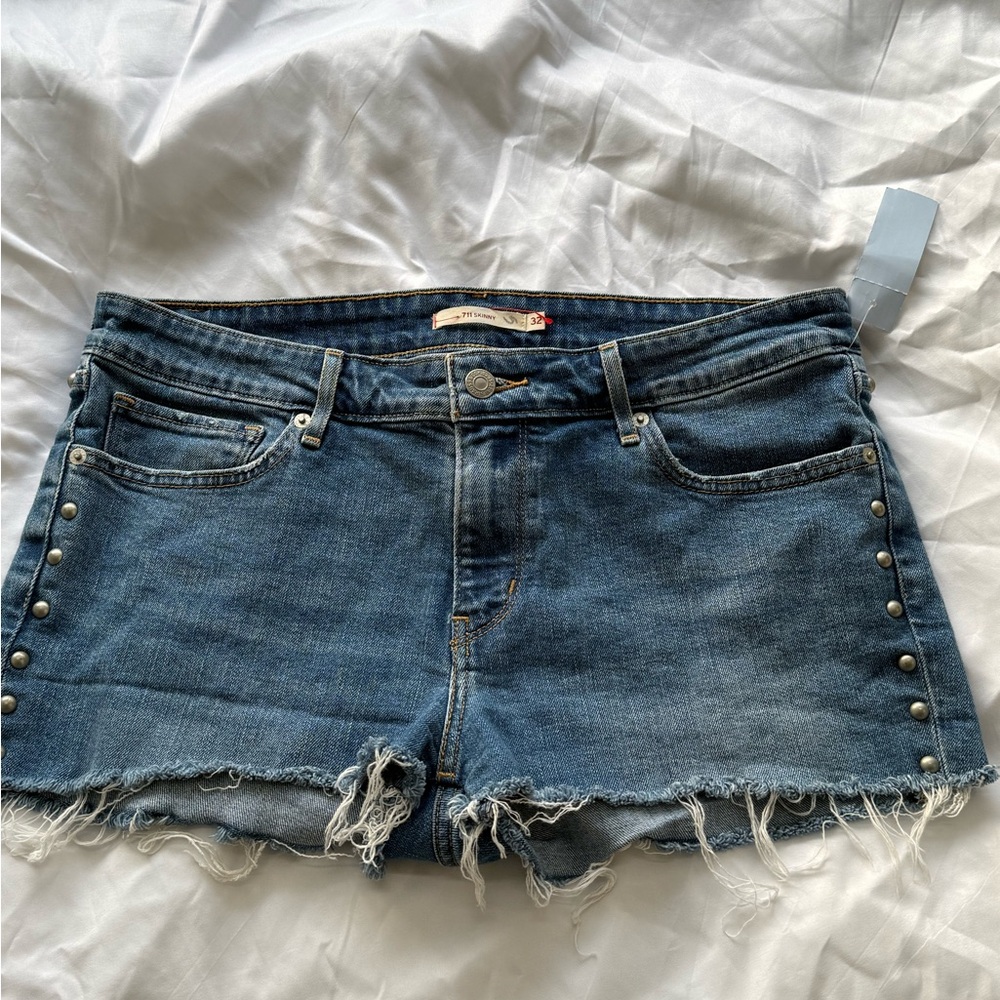 Signature Levi Strauss Blue Frayed Hem Studded Jean Shorts Size 32 |